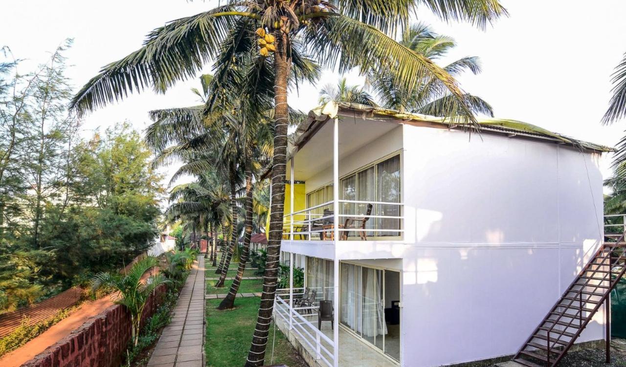 Arabian Sea Beach Resort Morjim Exterior photo
